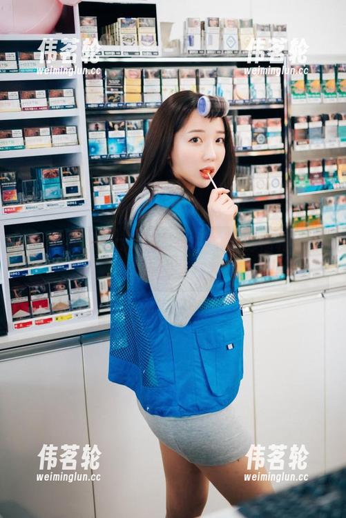 Son Ye Eun Son Ye Eun瑜伽写真中的隐秘福利,你准备好了吗?
